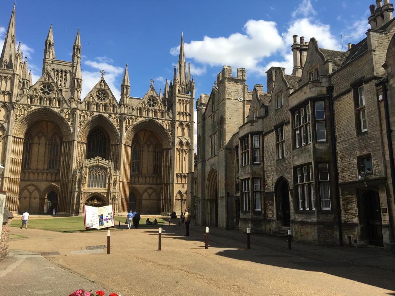 Fantastic Hampton Centre Stay Peterborough Ngoại thất bức ảnh